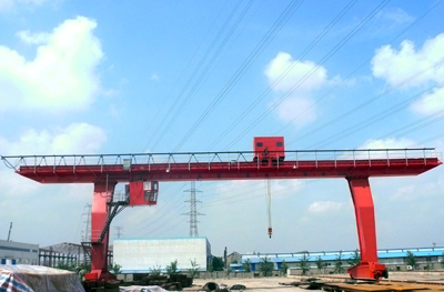 MDG單主梁吊鉤門式重起重機(jī)1.2.400.jpg MDG單主梁吊鉤門式重起重機(jī)1.2.400.jpg